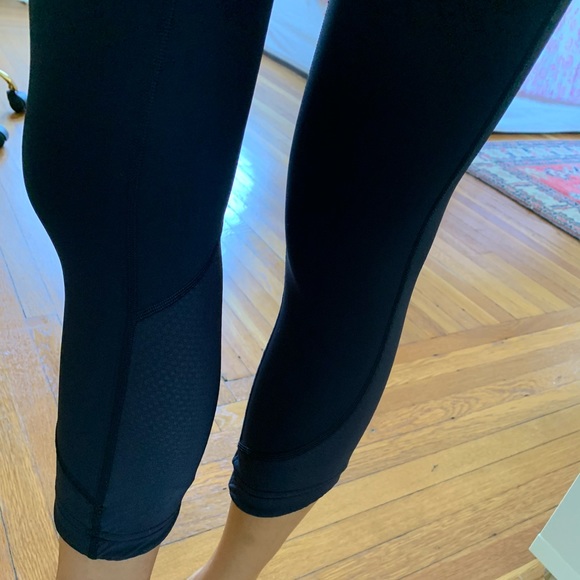 Lululemon cropped leggings - Picture 2 of 4